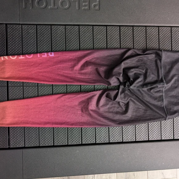 Peloton Ombre Pink and Black Activewear Set - Picture 7 of 7